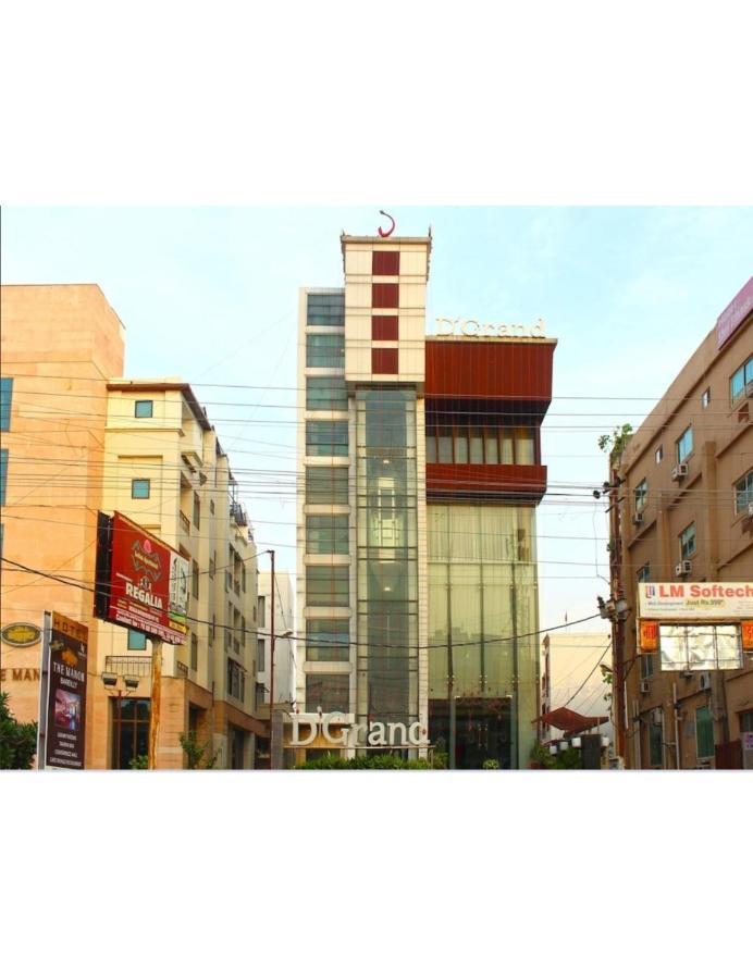 Hotel D Grand, 바레일리 외부 사진